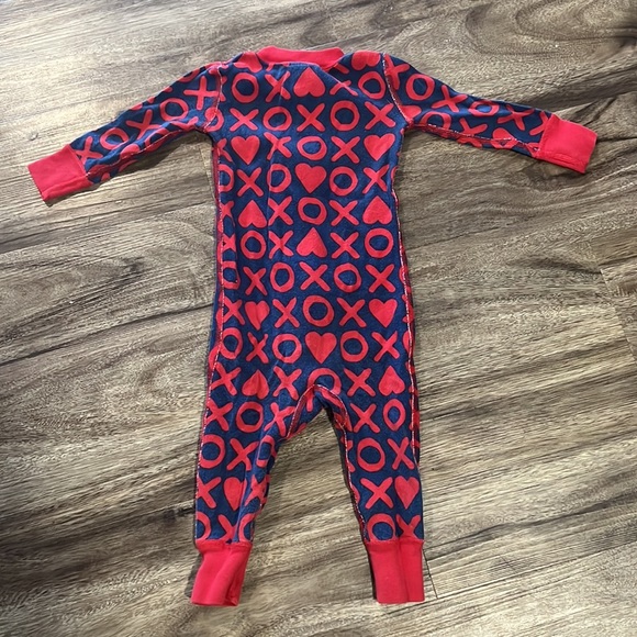 Hanna Anderson XO valentines footie - Picture 5 of 5